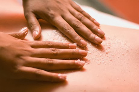 Massage với muối nóng